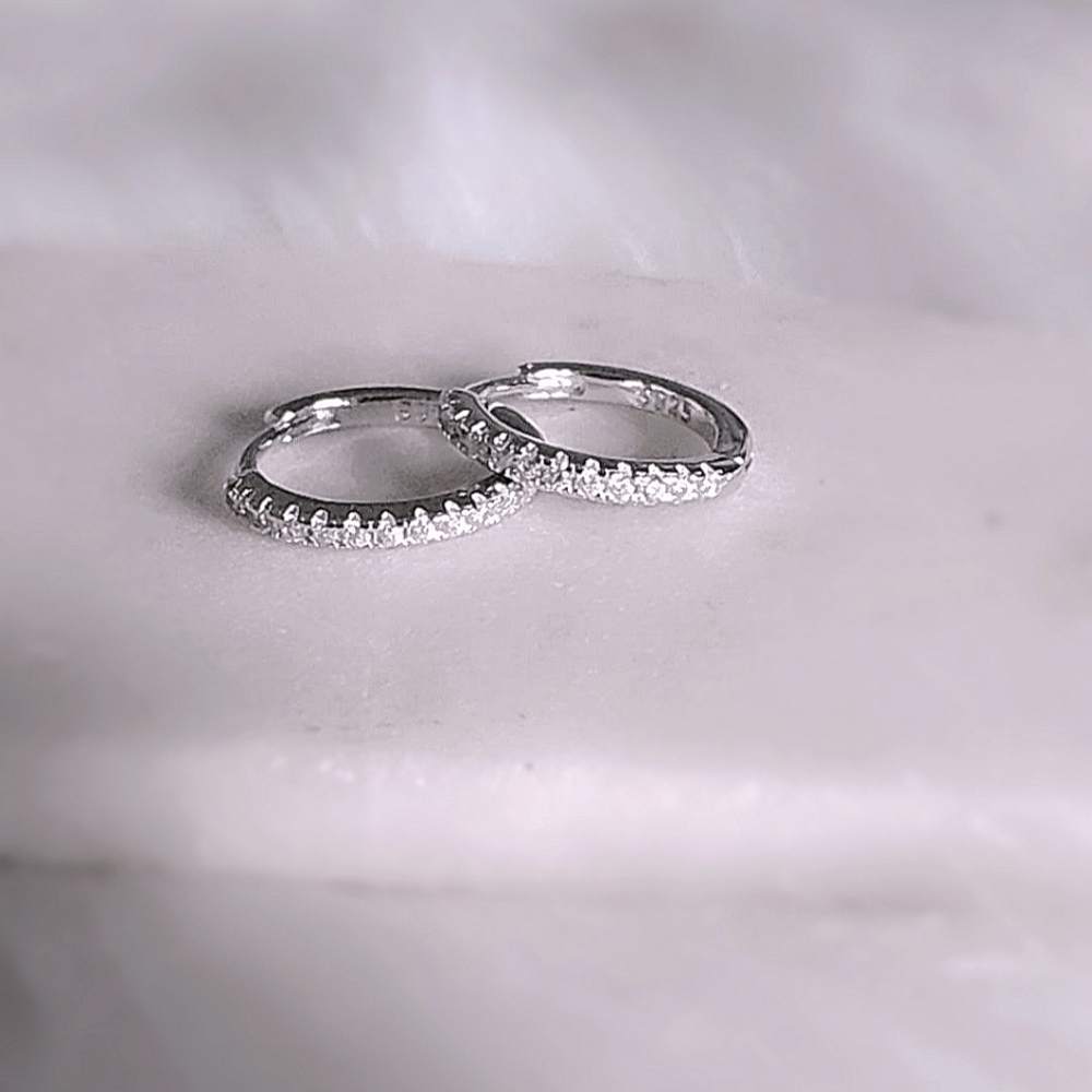 Sterling Silver Cubic zirconia Hoop Huggie Earrings, NWOT - Great Gift 🎁